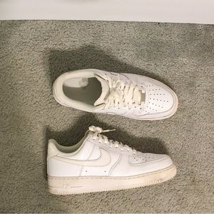Nike Air Force 1 (Men 8.5 US)